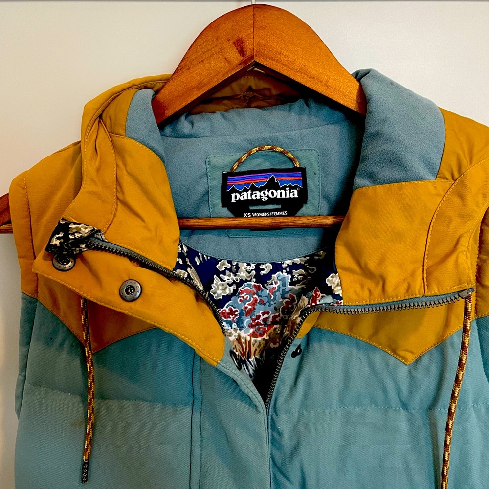 Patagonia womens puffer vest